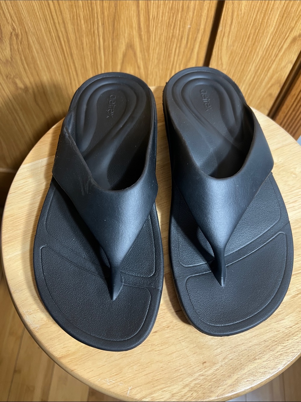 Aetrex Men's Black Orthotic Flip-Flops with Cushioned Footbed
